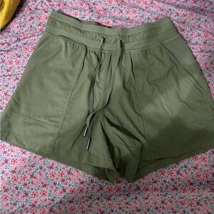 Lulu Studio 3.5 Short